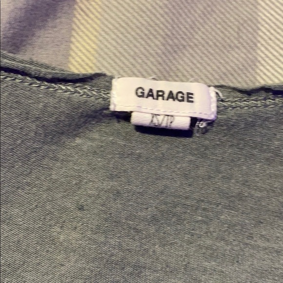 garage grey extra small short sleeve top 🤍 - Picture 2 of 4